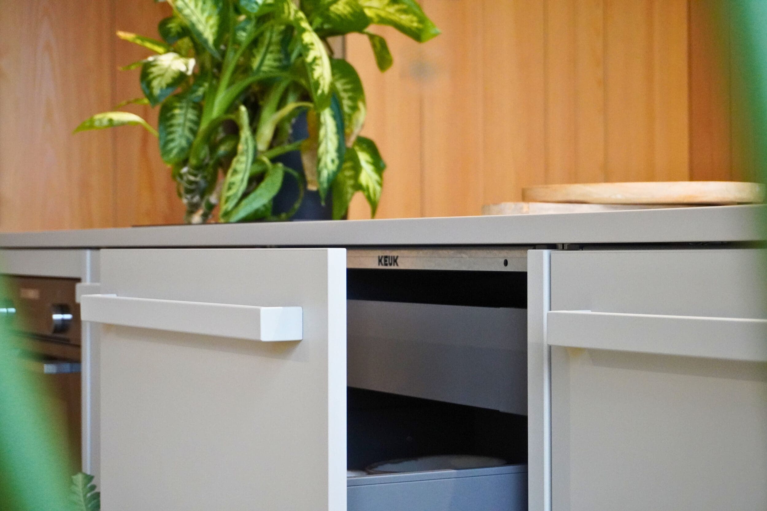 Grijze keuken in moderne en Scandinavische stijl